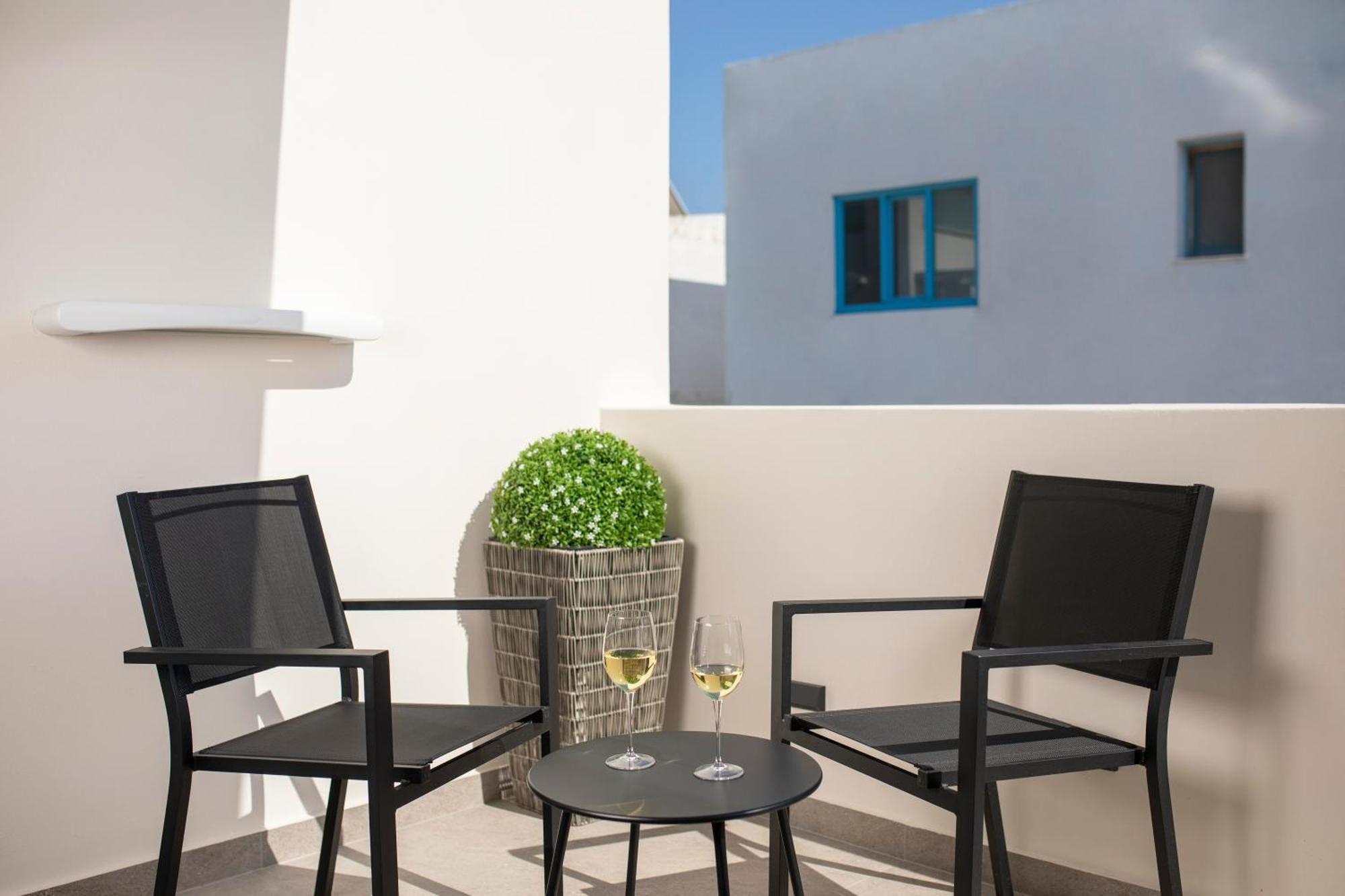 New Villa Katerina - 6 Villas & 6 Private Jacuzzi Emporio  Exterior foto